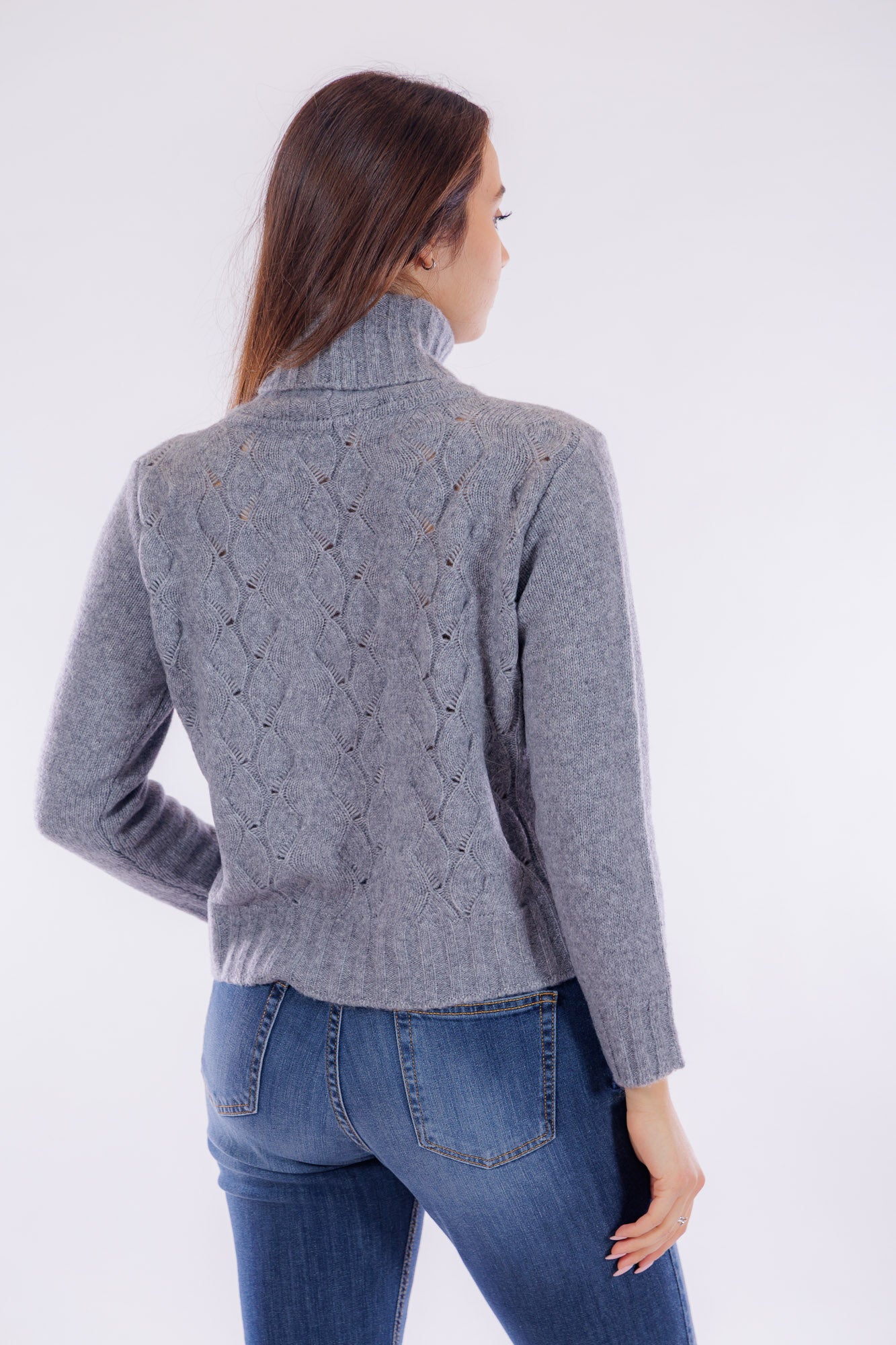 Maglia collo ciambella e trecce