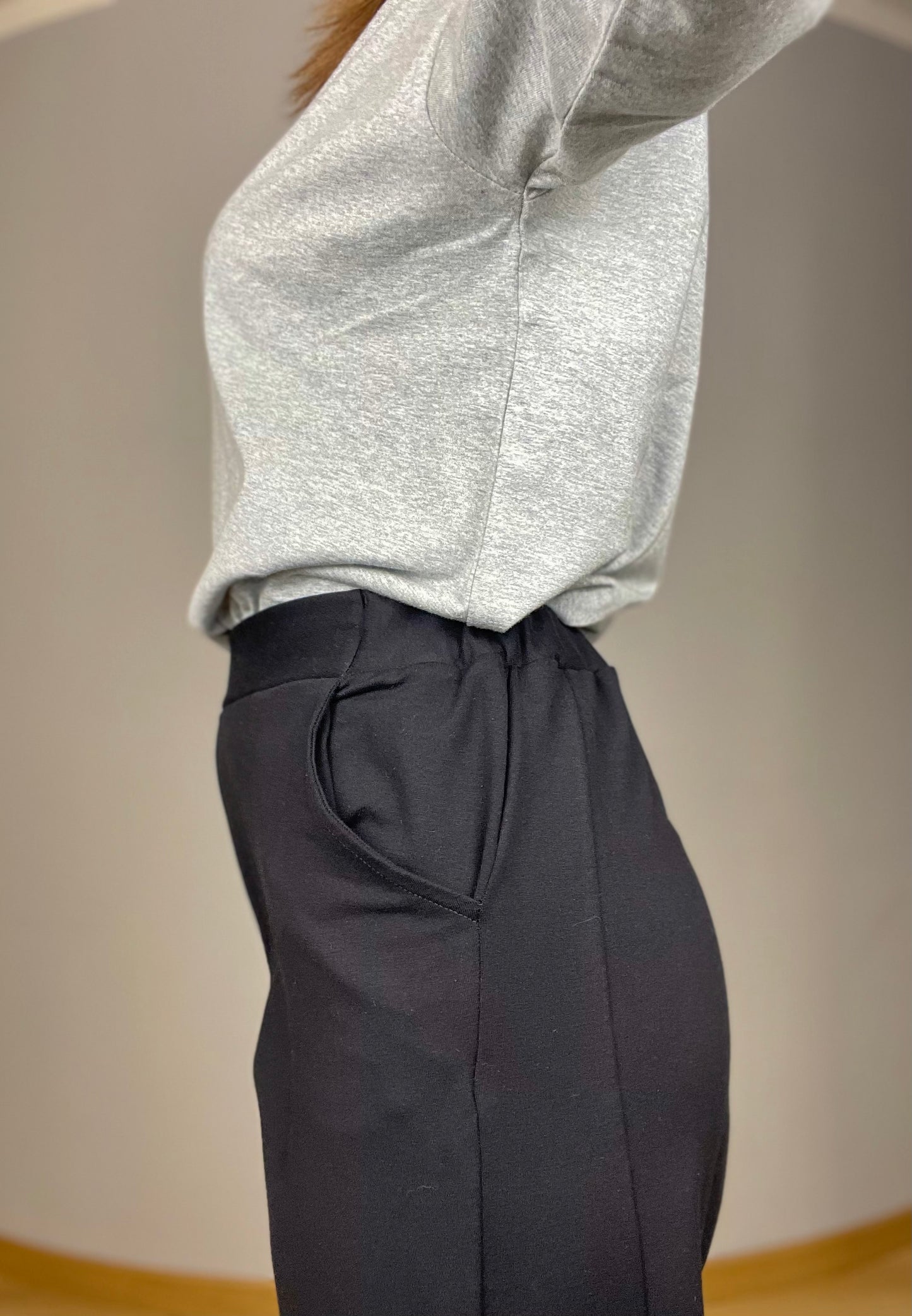 Pantalone a carota in felpa