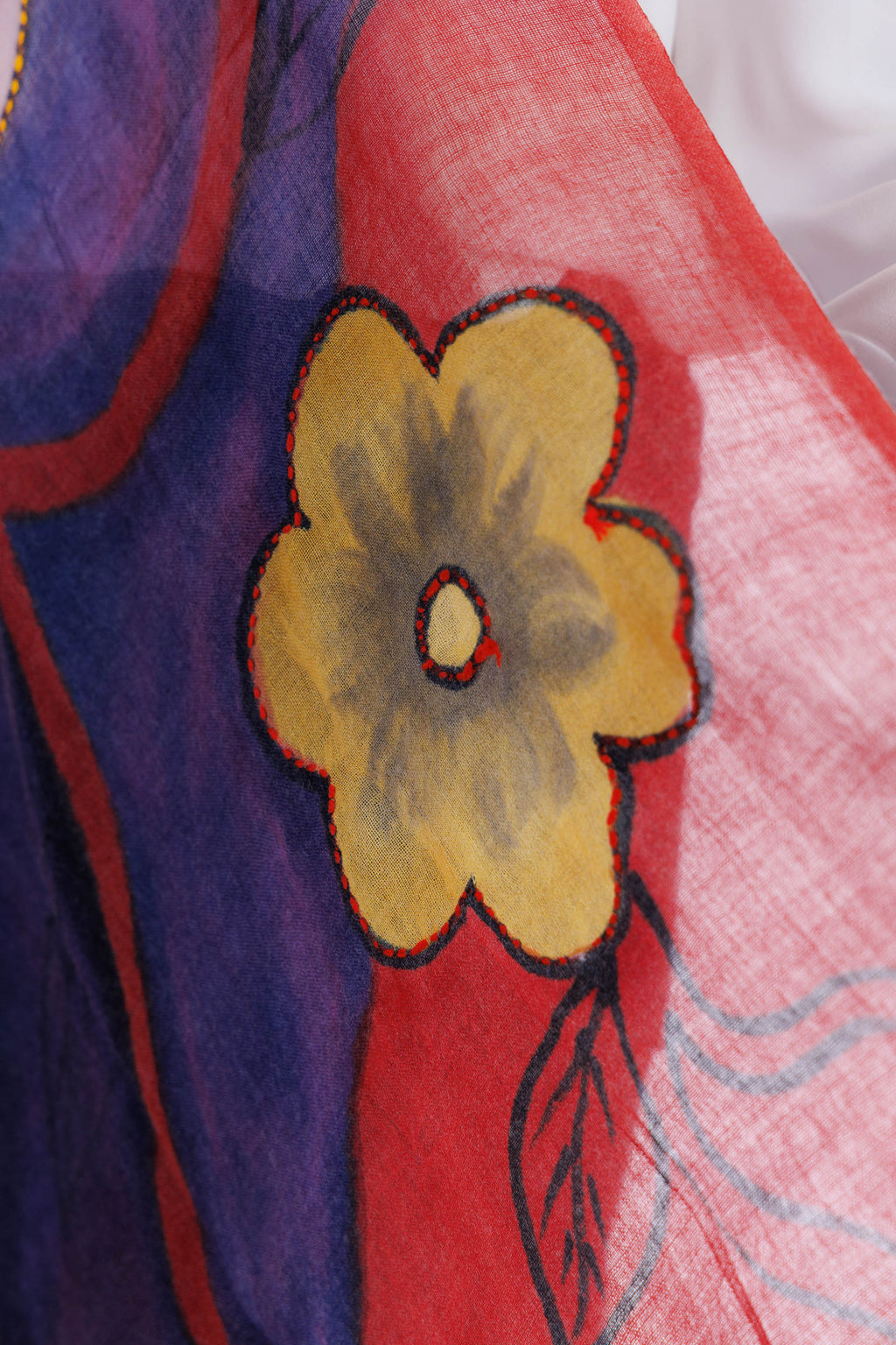 Foulard lana ricamato a mano