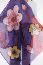 Foulard lana ricamato a mano