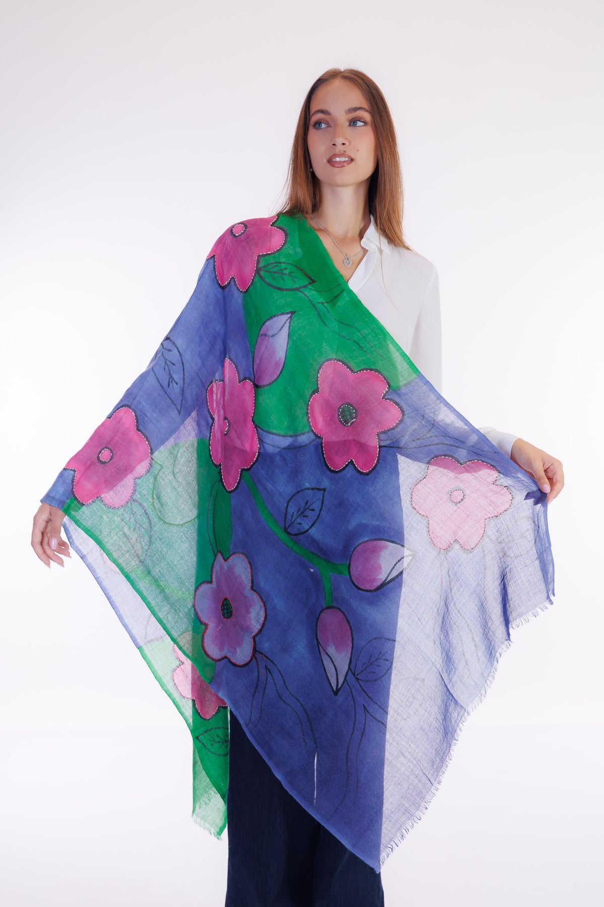 Foulard lana ricamato a mano