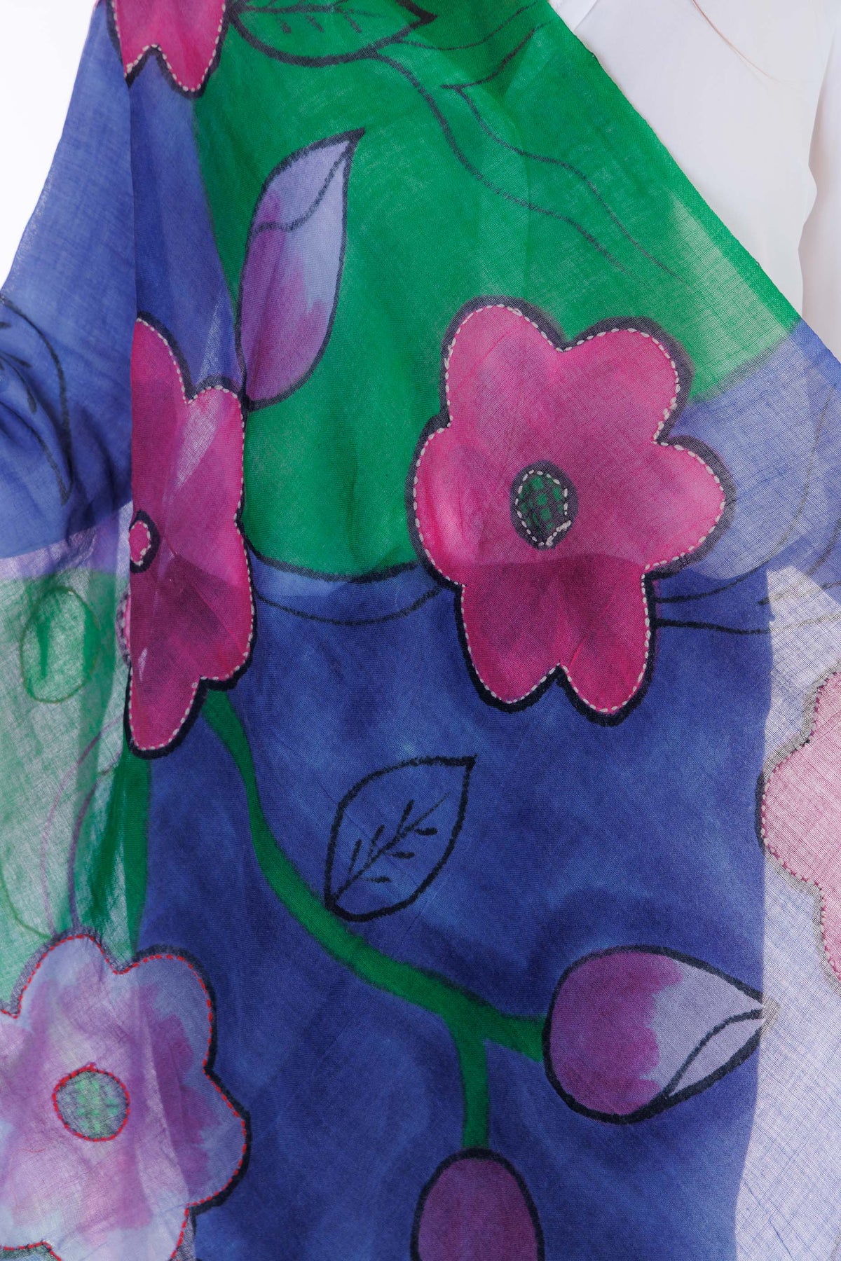 Foulard lana ricamato a mano