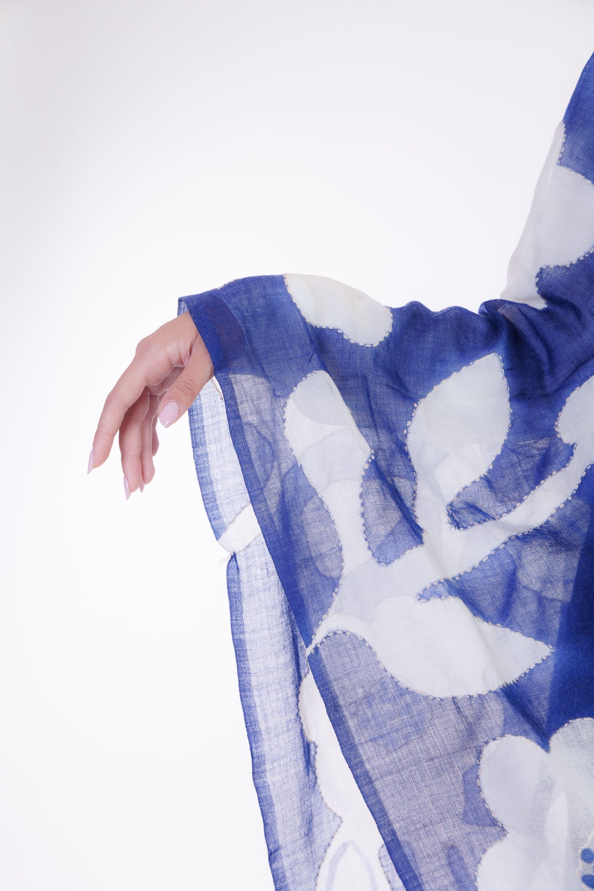 Foulard lana ricamato a mano