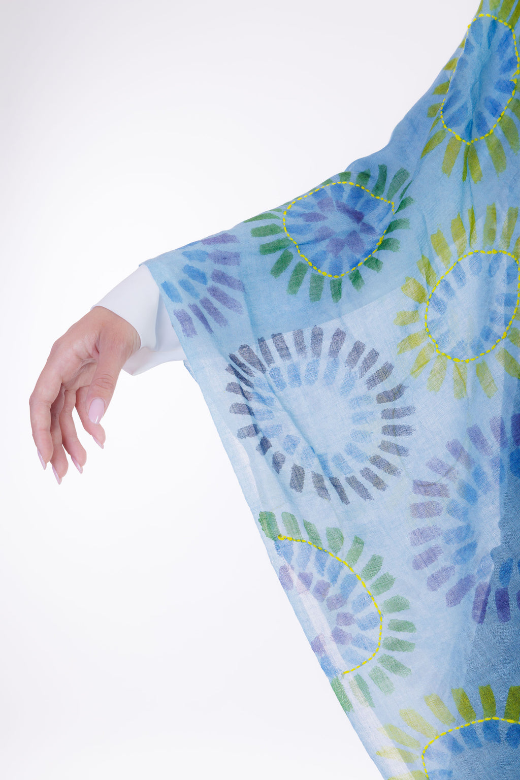 Foulard lana ricamato a mano
