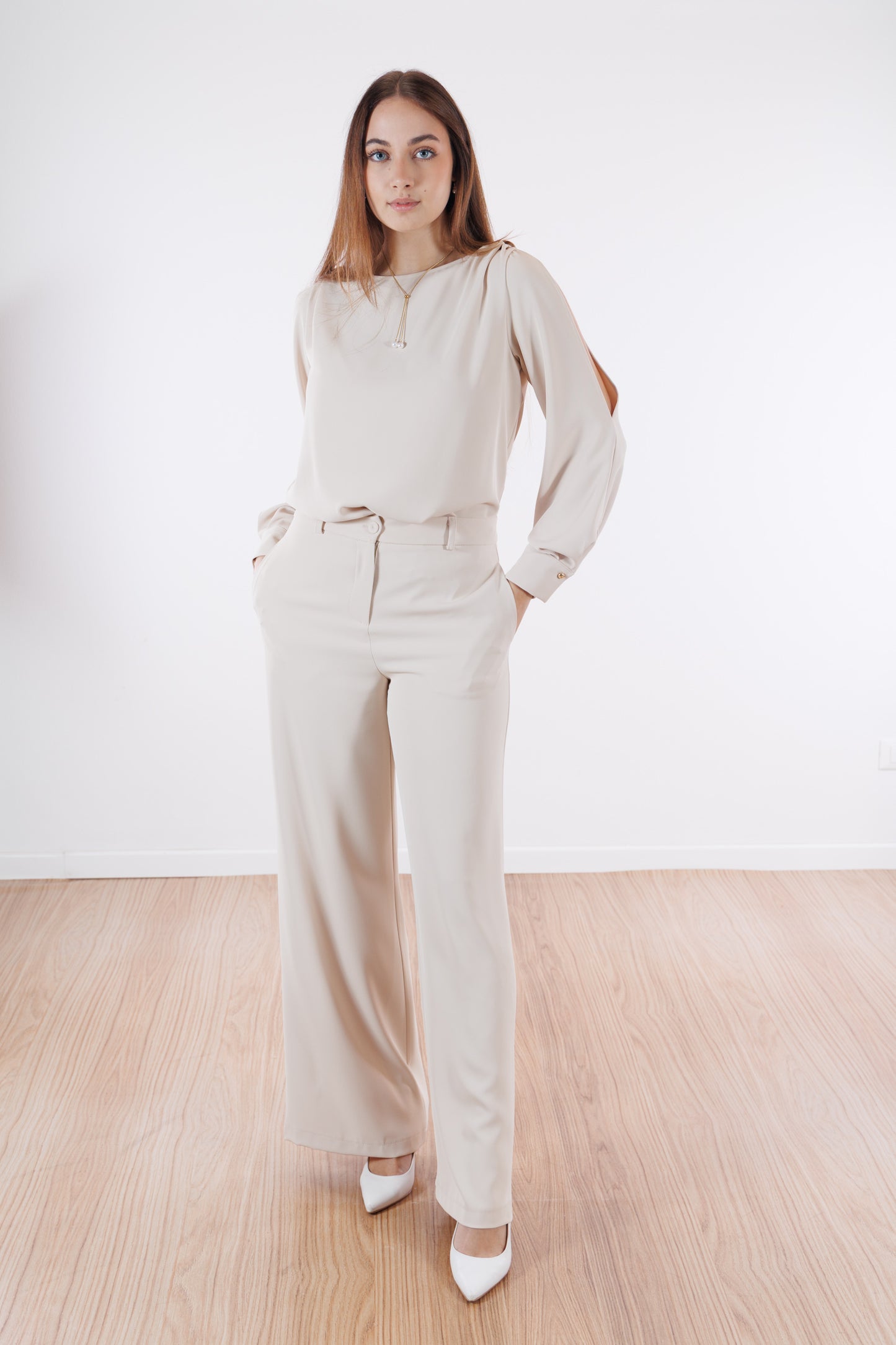 Blusa fluida anelli dorati