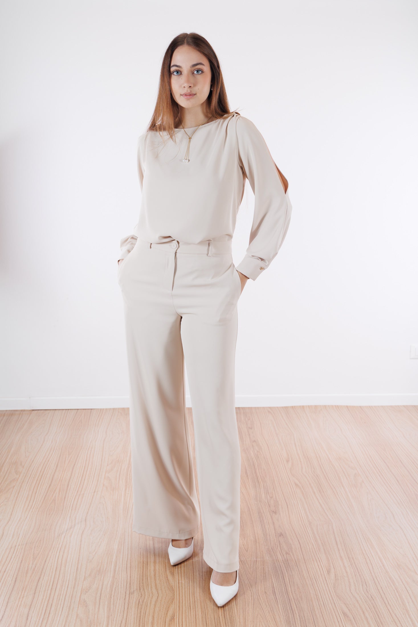 Blusa fluida anelli dorati