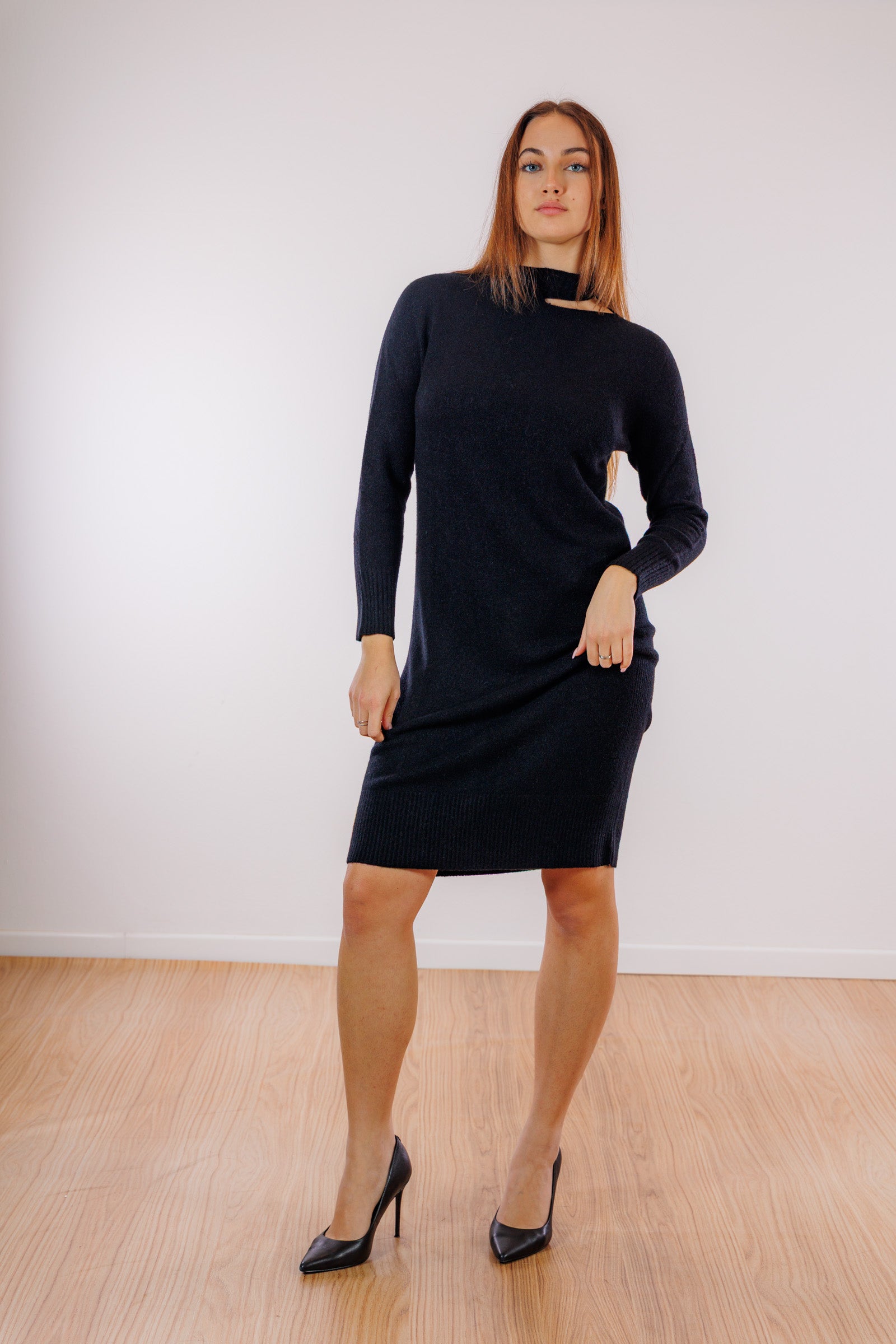 Abito maglia goccia spalla