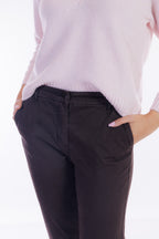Pantalone chinos elastico lato