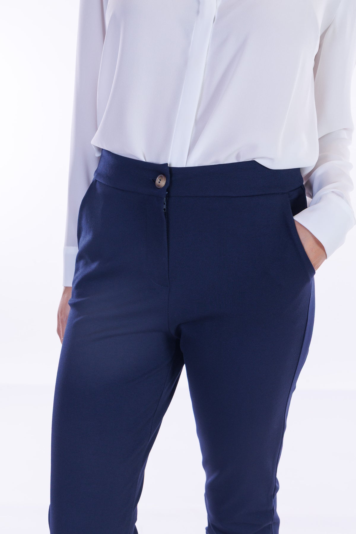 Pantalone slim risvoltino