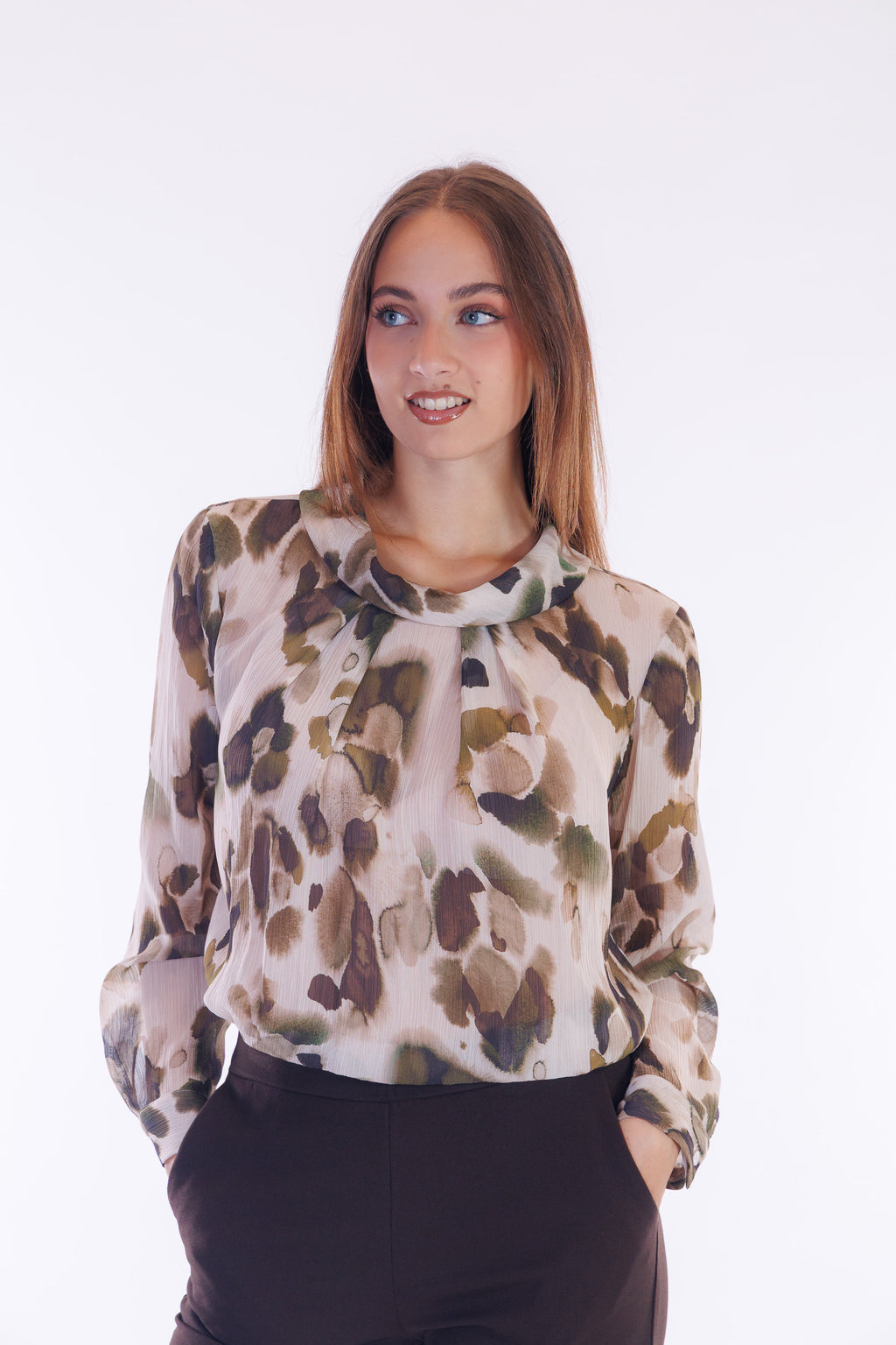 Blusa fantasia collo ad anello