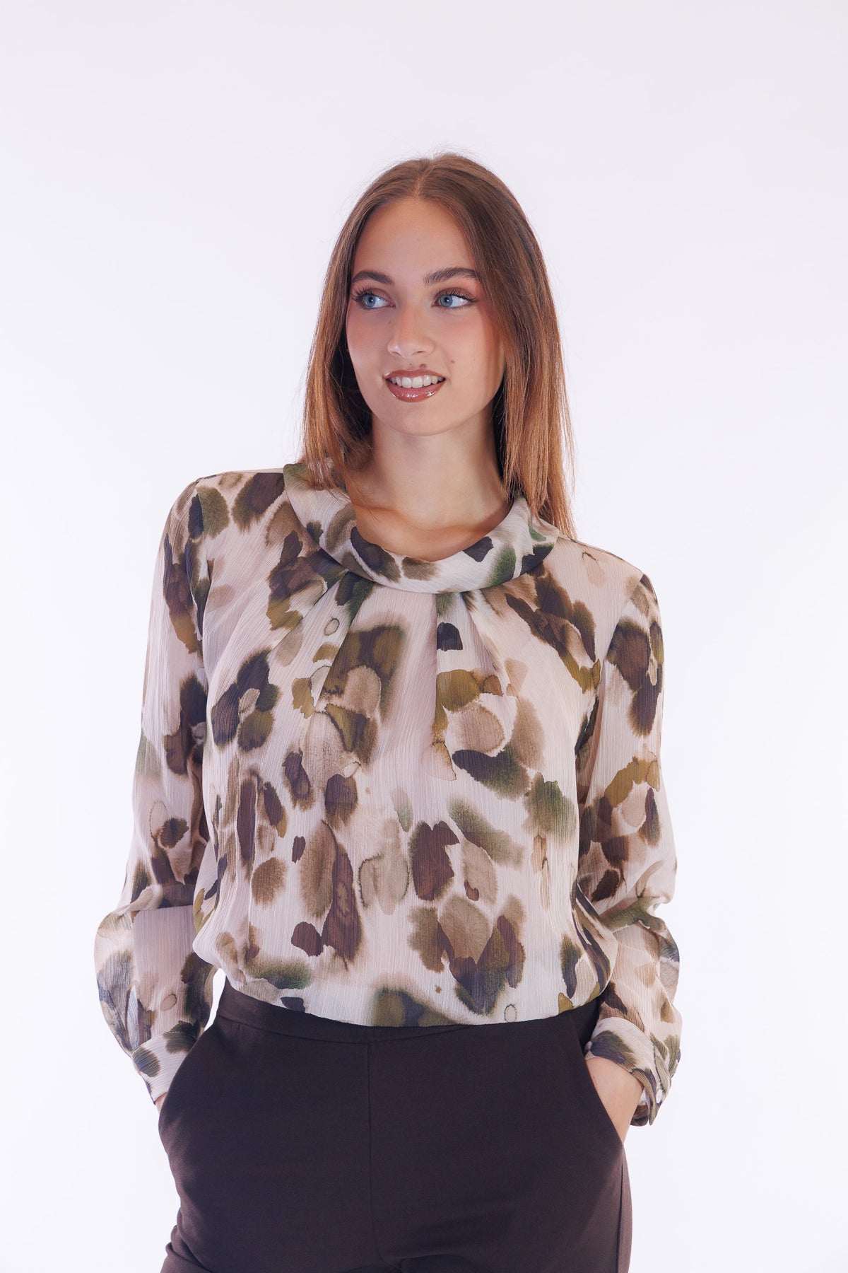 Blusa fantasia collo ad anello