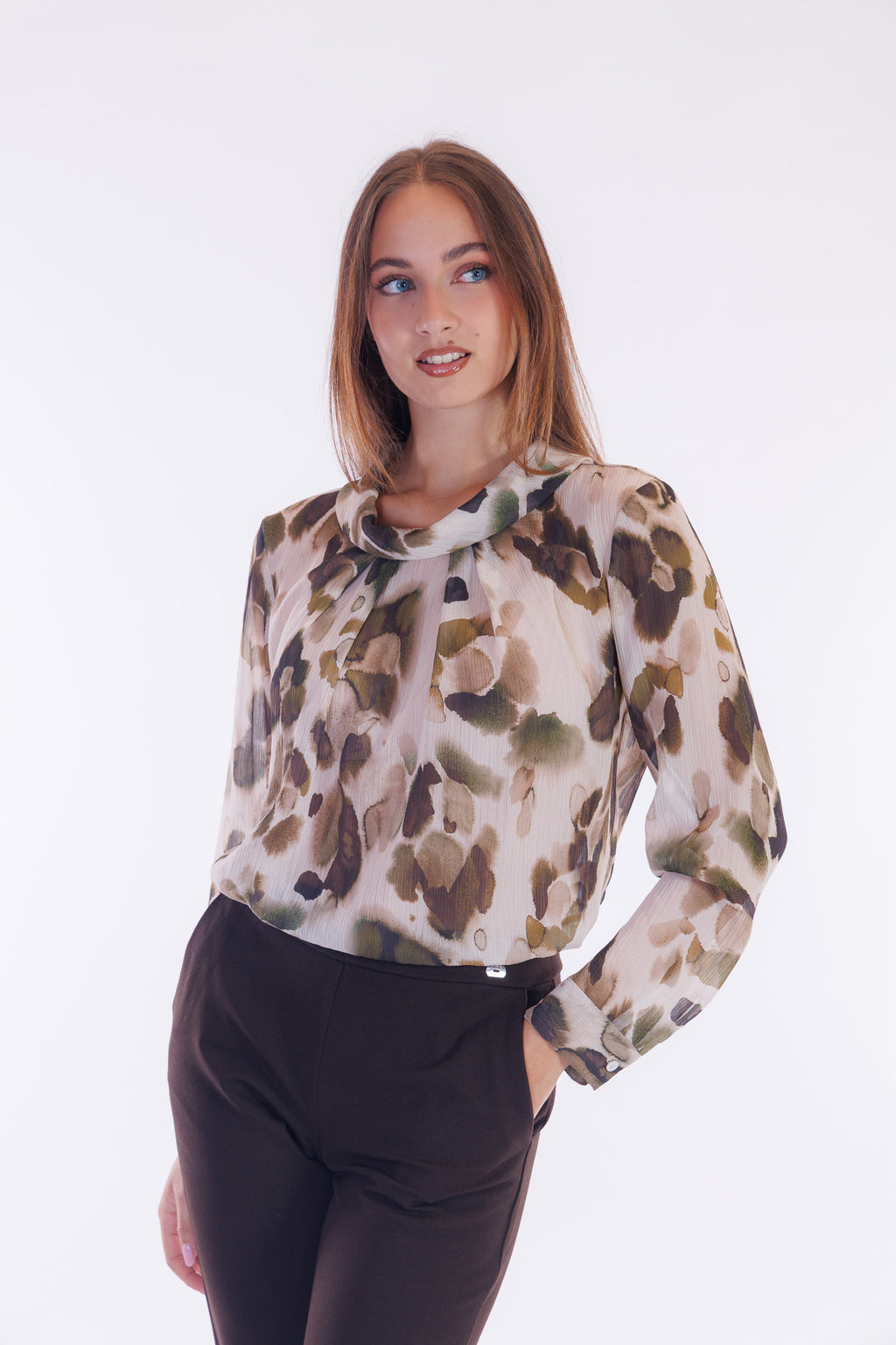 Blusa fantasia collo ad anello