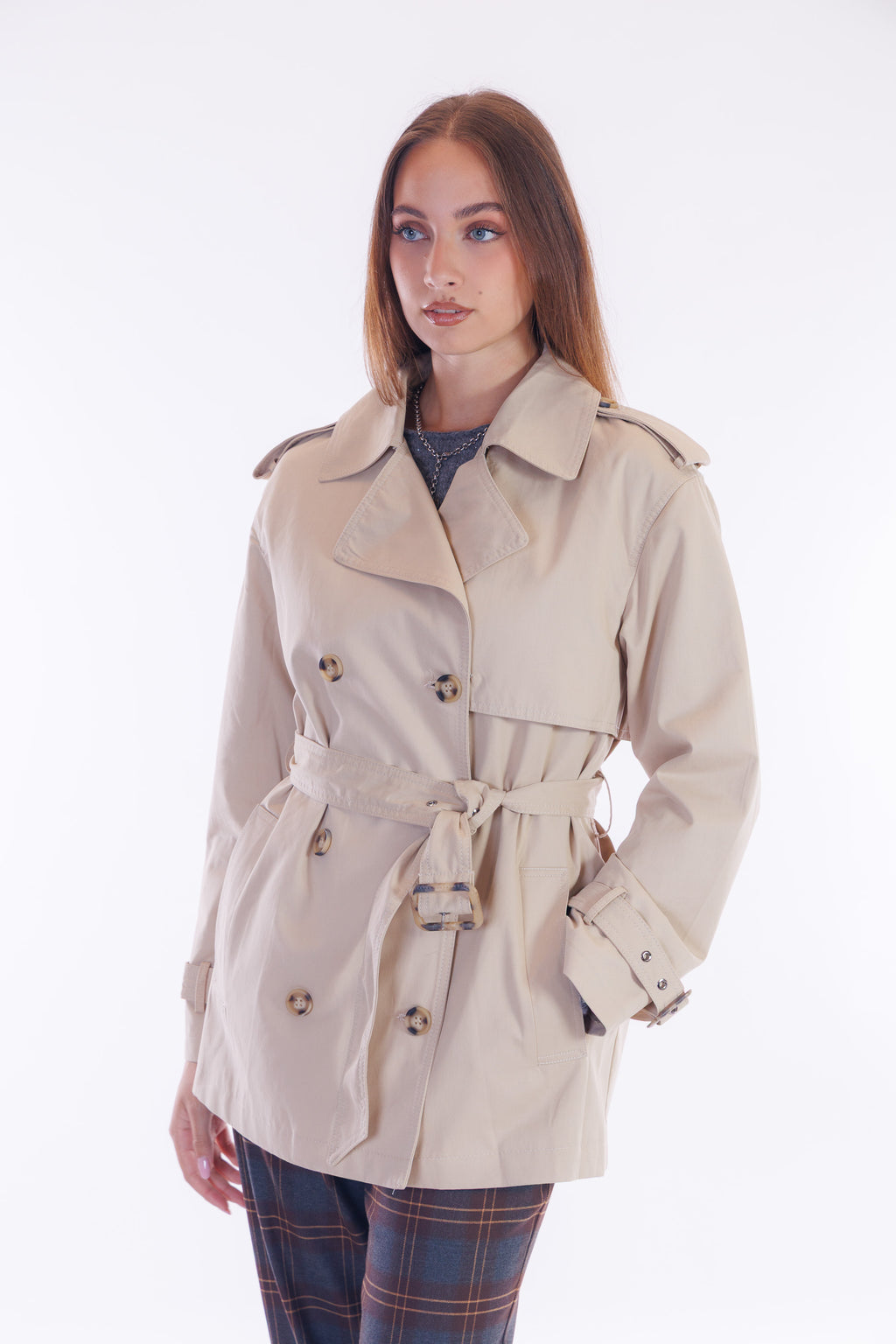 Trench corto