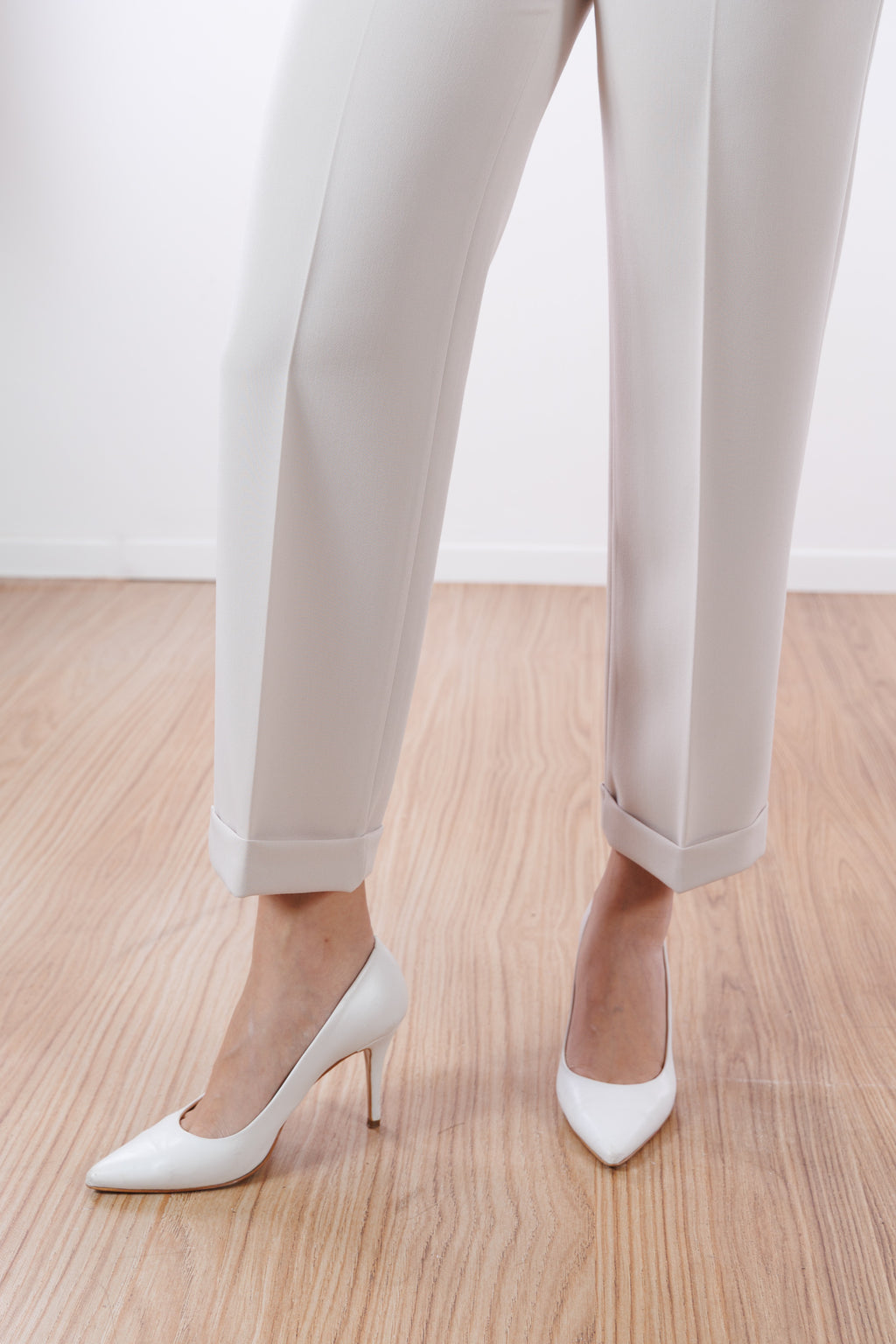 Pantalone cropped risvoltino