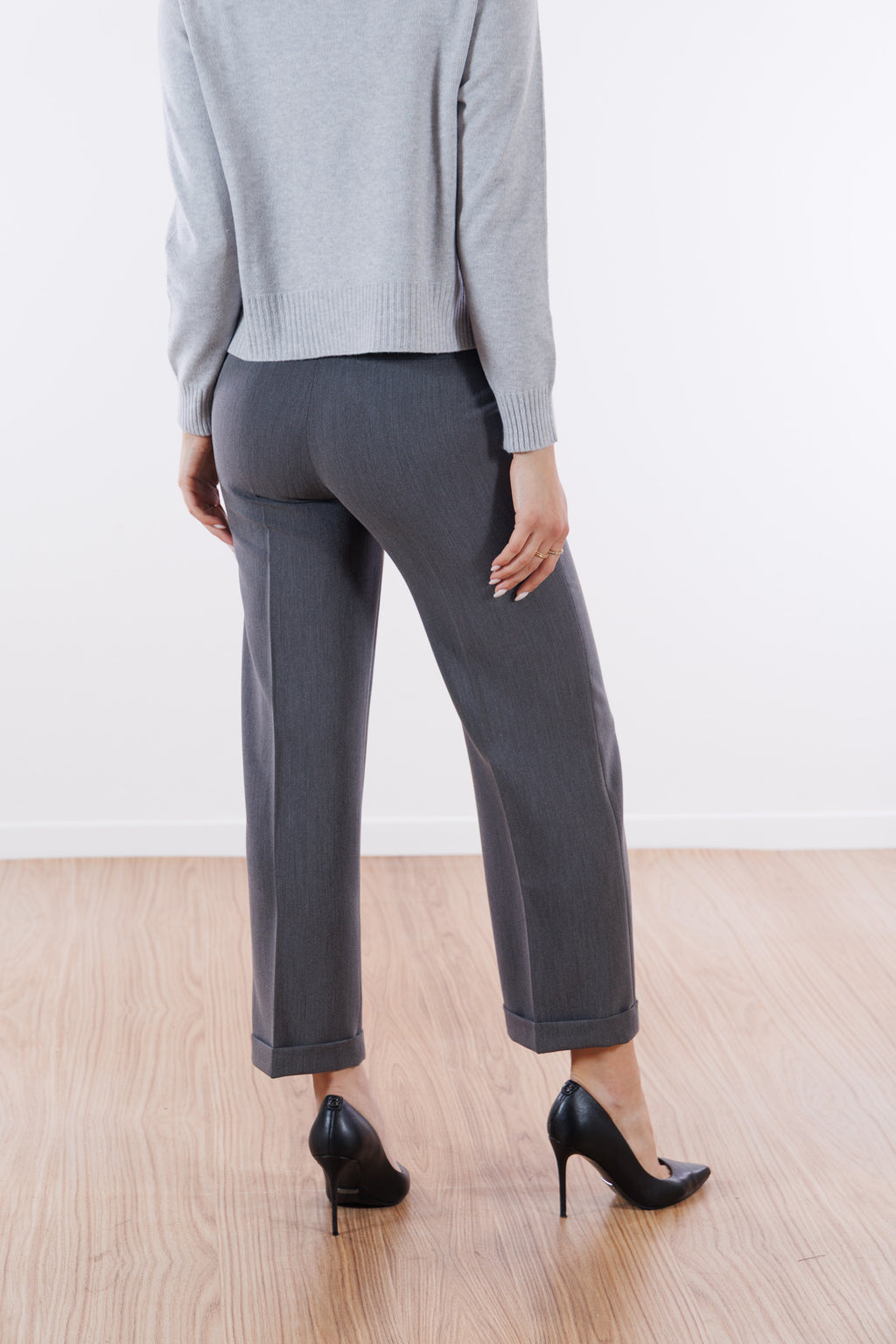 Pantalone cropped risvoltino