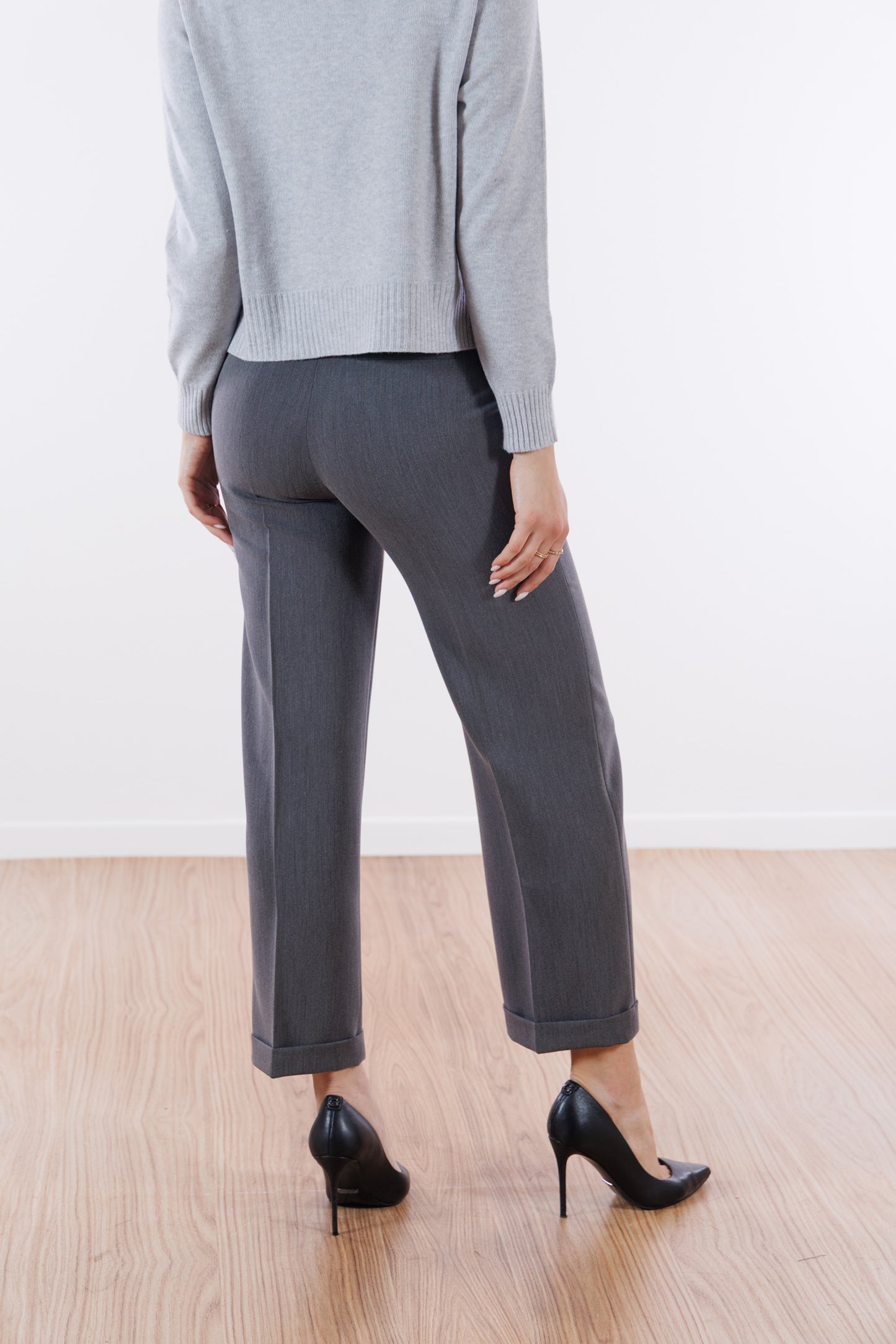 Pantalone cropped risvoltino