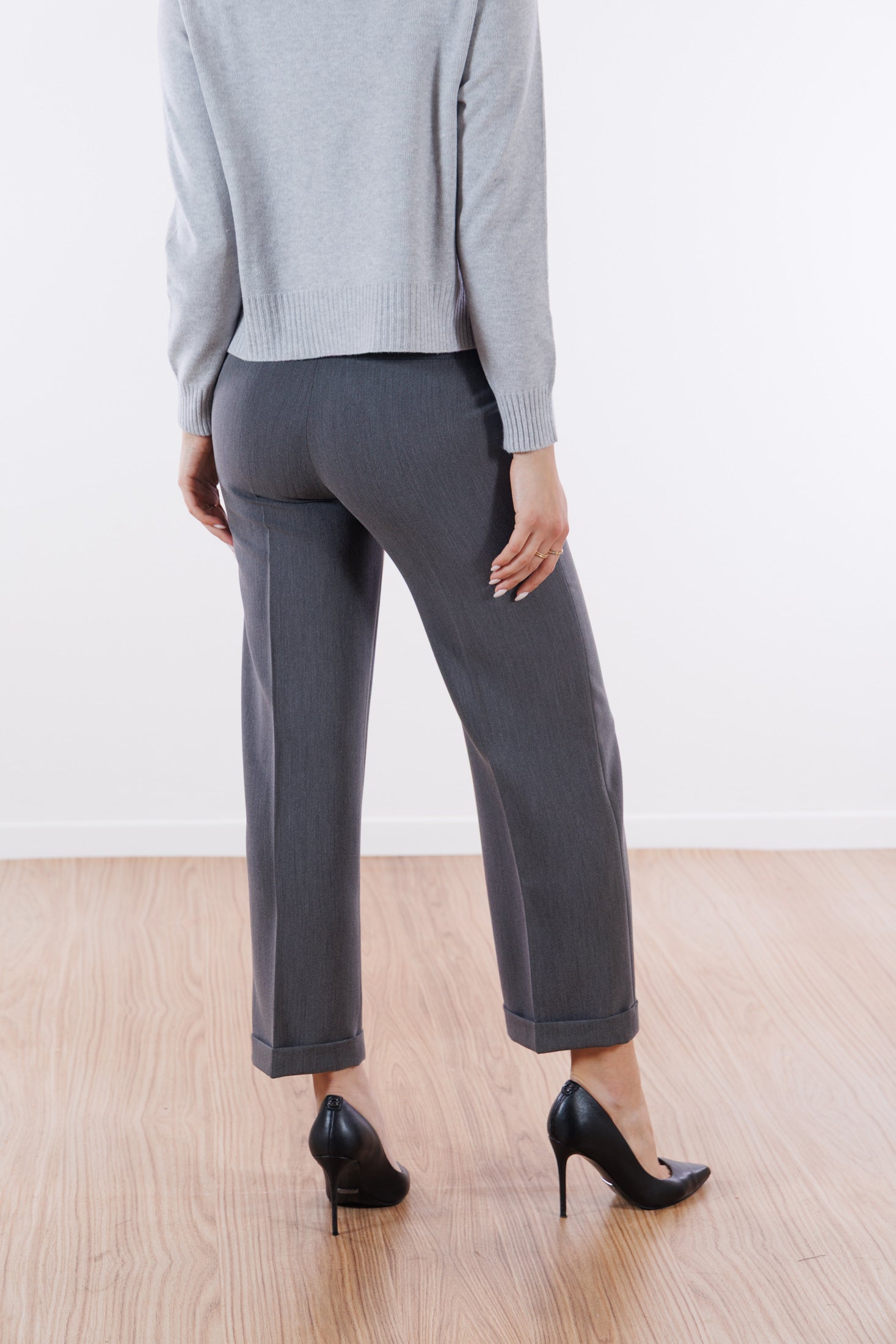Pantalone cropped risvoltino