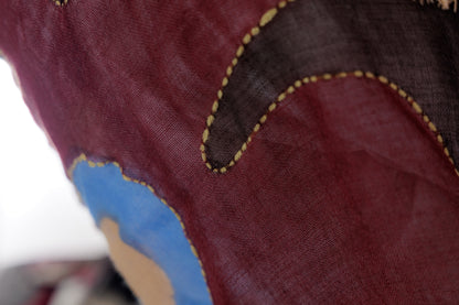 Sciarpa ricamata e dipinta a mano