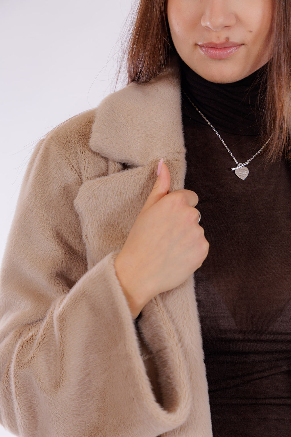 Cappotto eco pelliccia lunga