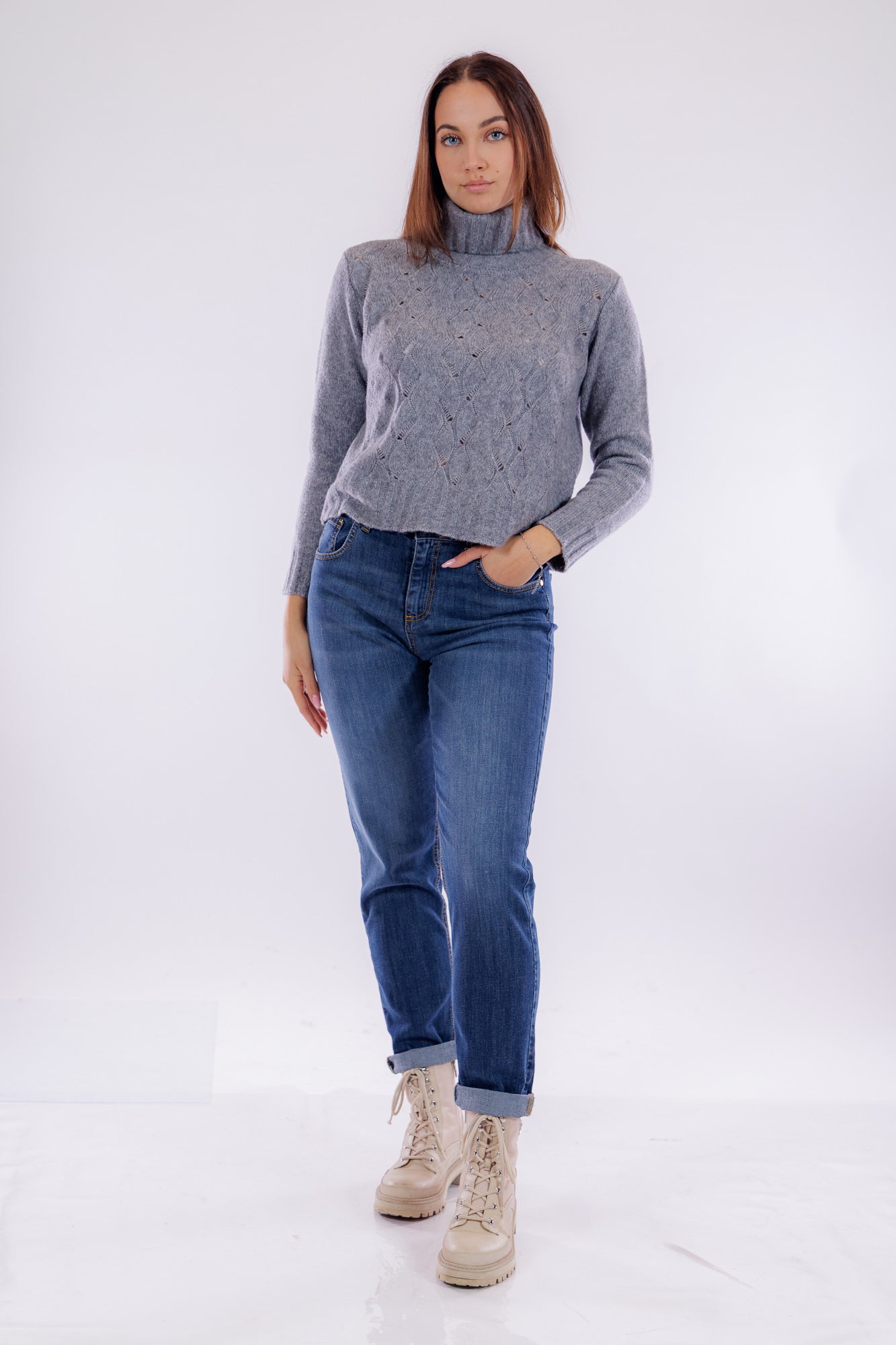 Maglia collo ciambella e trecce