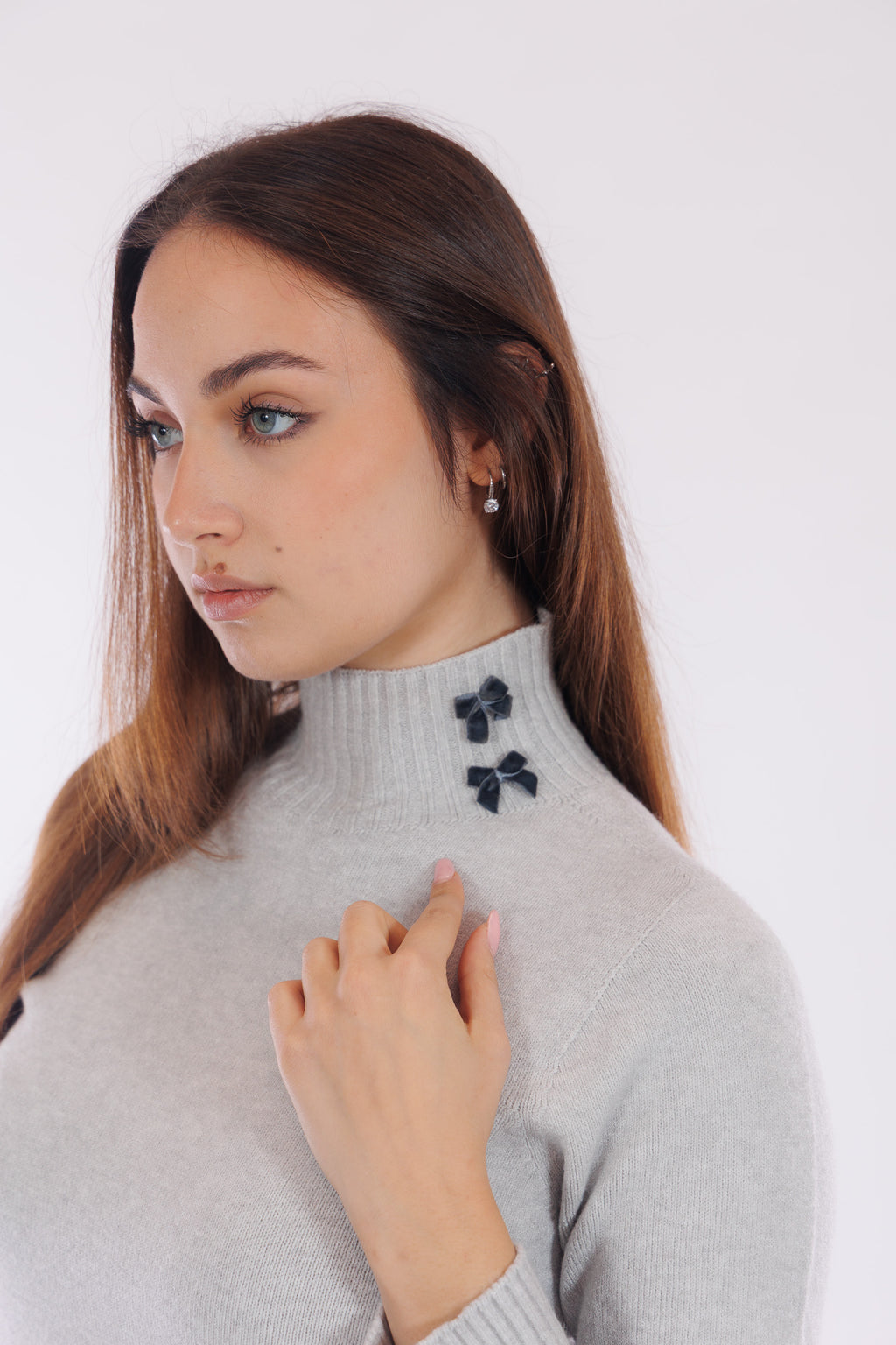 Maglia fiocchi collo