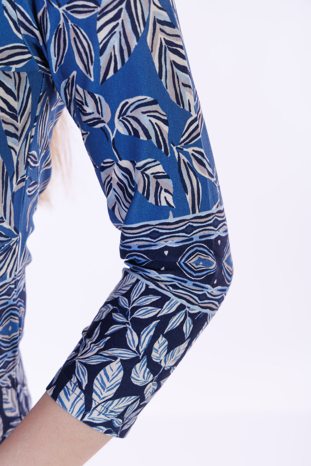 Maglia fantasia foglie