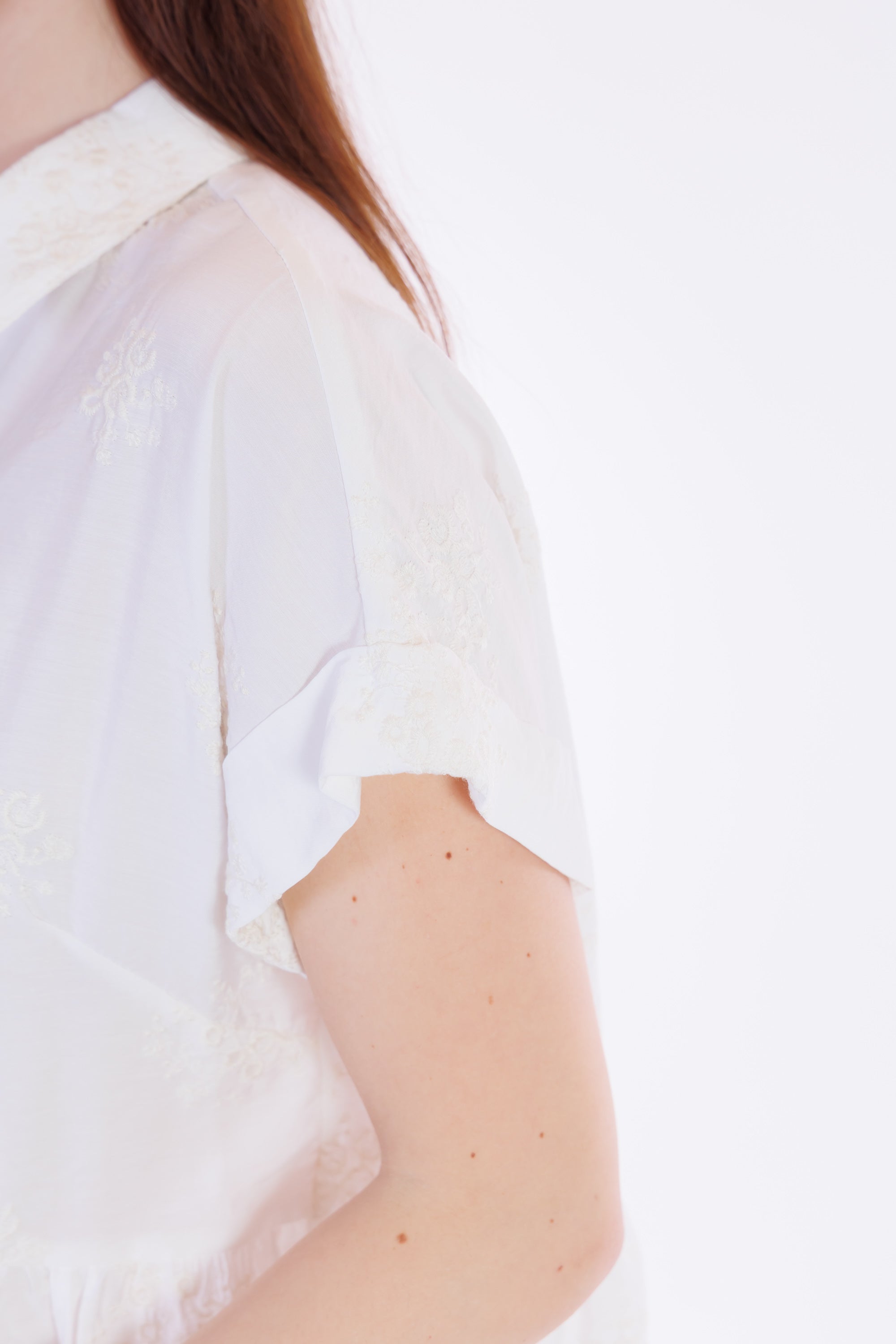 Camicia balza ricami