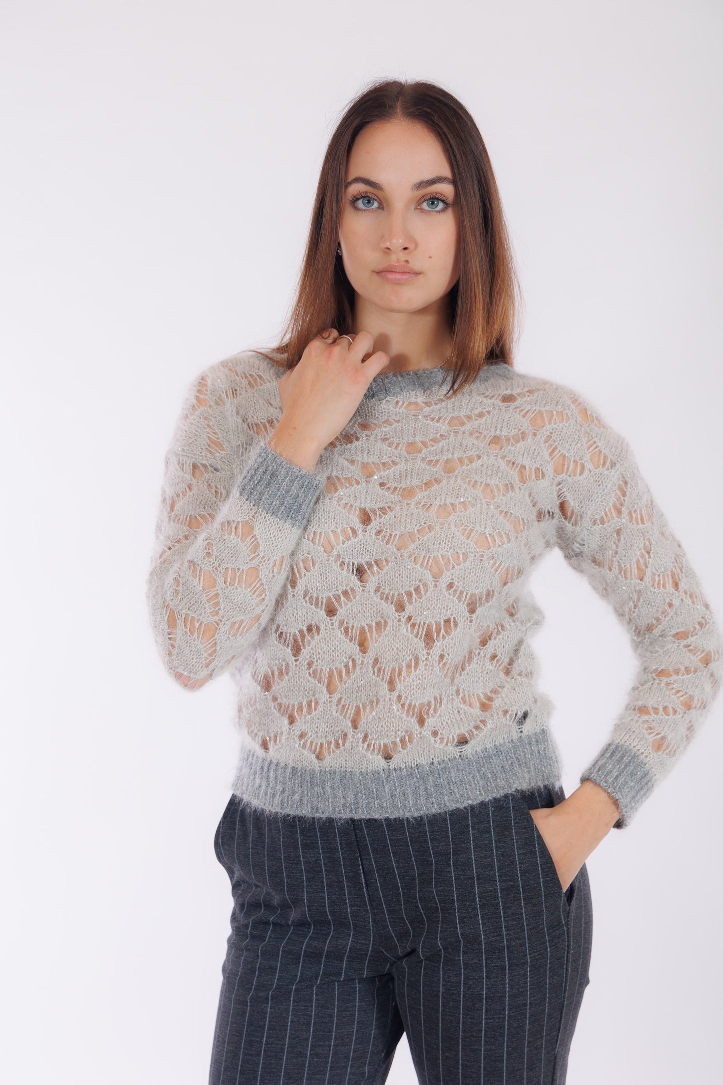 Maglia traforata micro paillettes