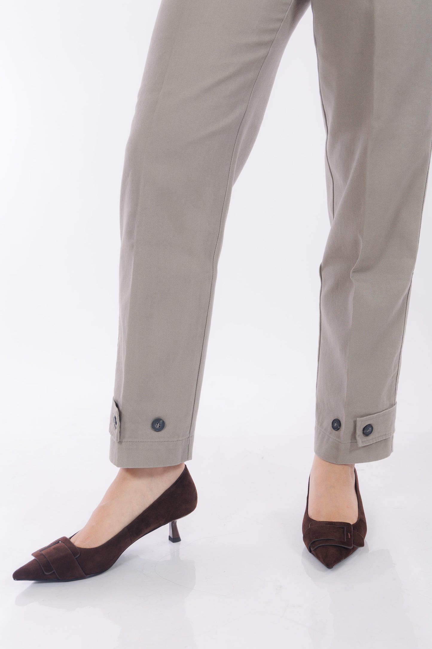 Pantalone gabardina con bottone