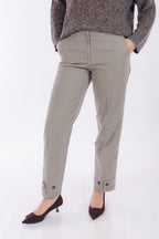 Pantalone gabardina con bottone