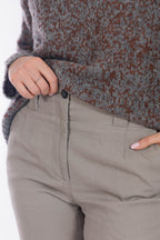 Pantalone gabardina con bottone