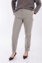 Pantalone gabardina con bottone