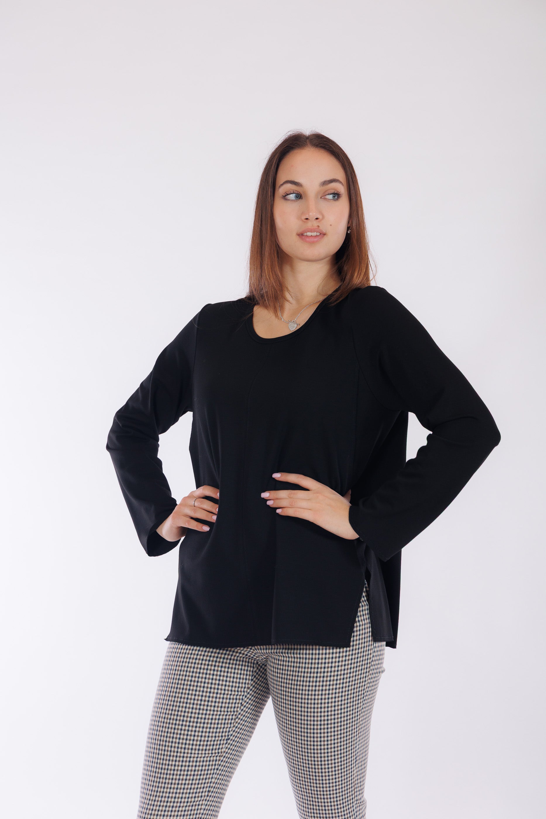 Maglia bottoni e spacchetti