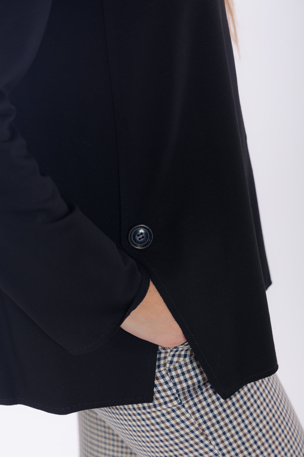 Maglia bottoni e spacchetti