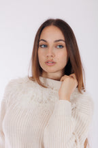 Maglia girocollo piume