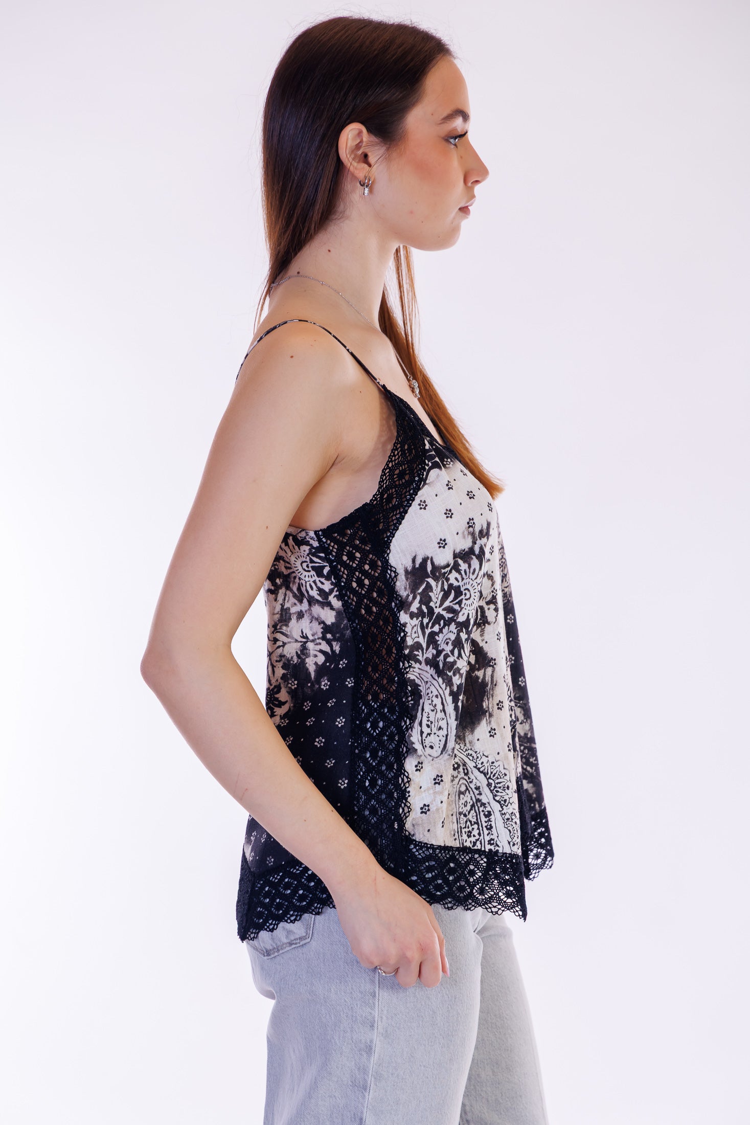 Top pizzo fantasia