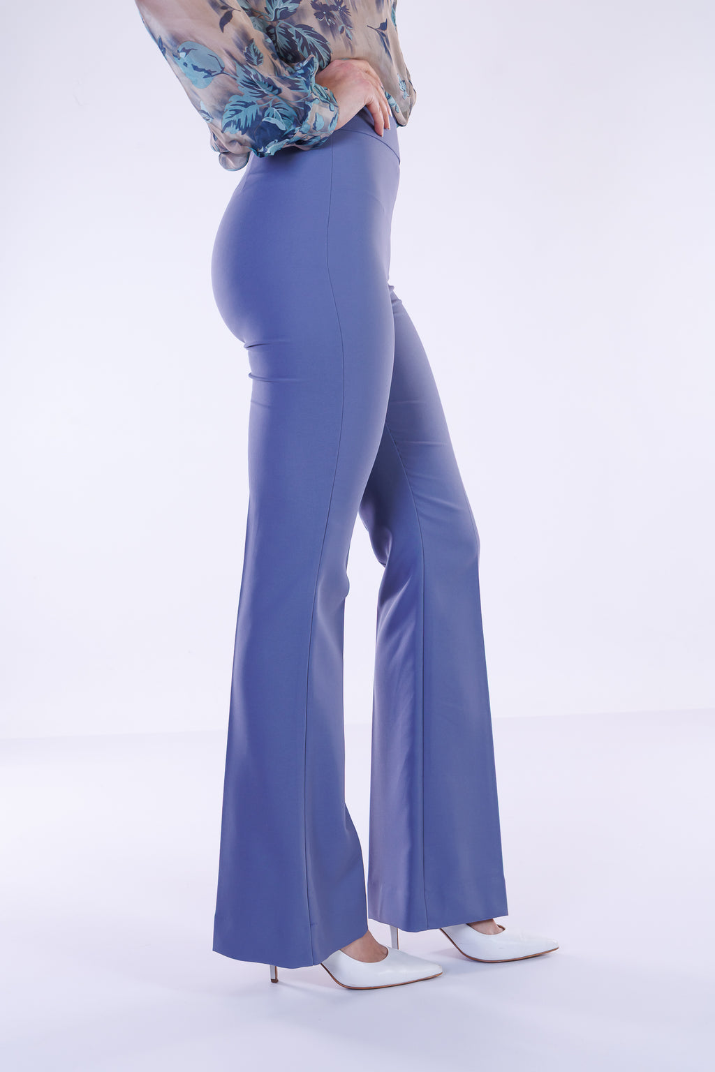 Tailleur pantalone a zampa