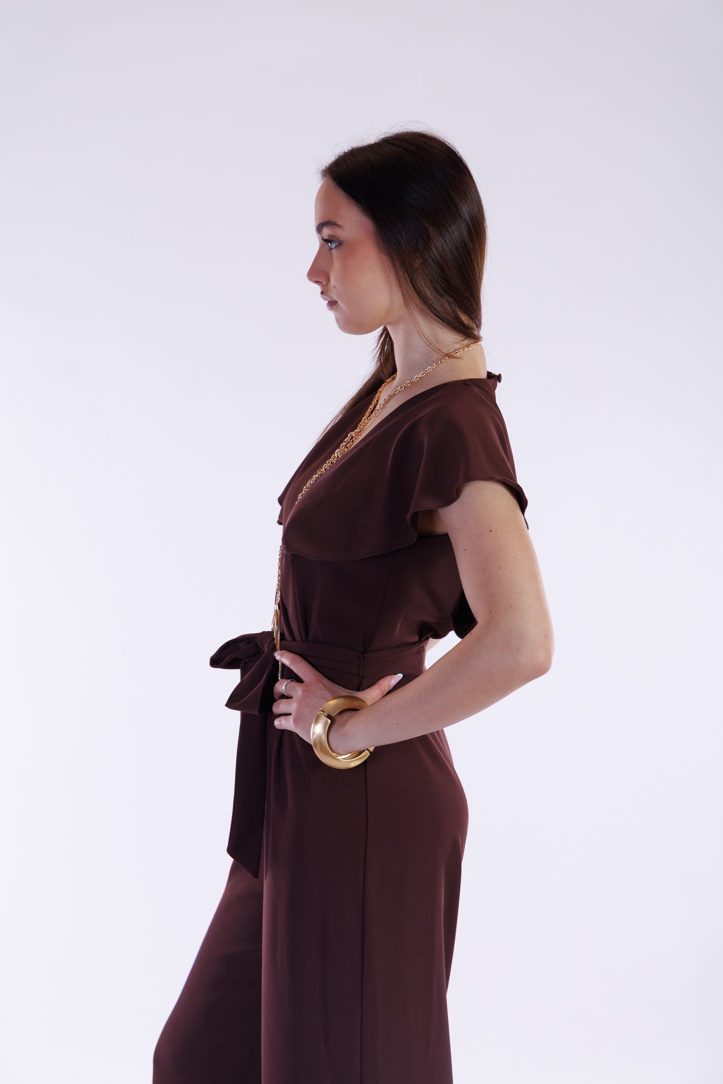 Tuta fluida collana dorata