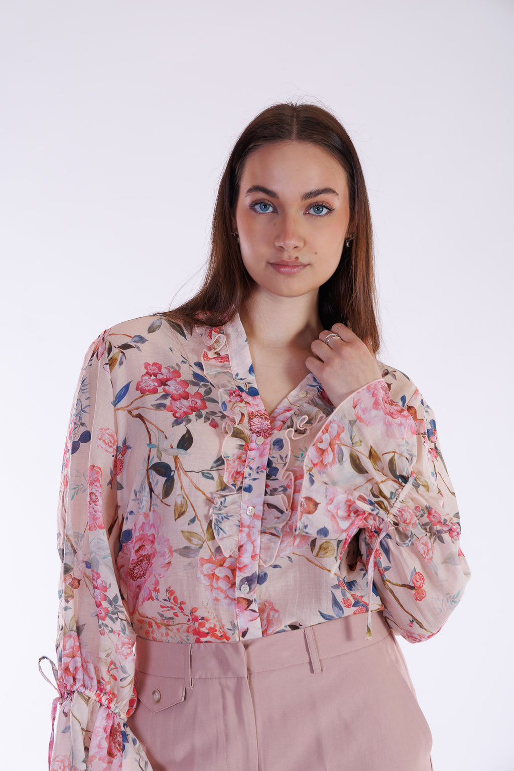 Camicia floreale con rouches