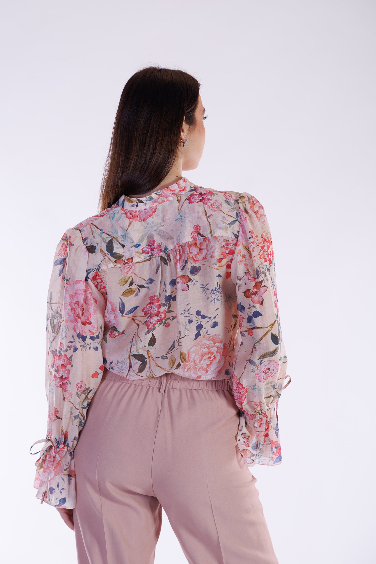 Camicia floreale con rouches