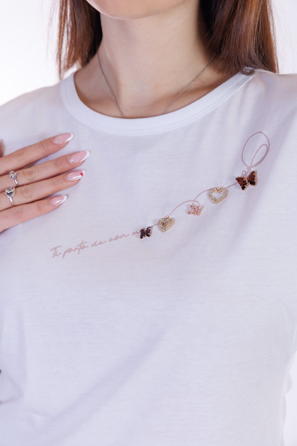 T-shirt scritta e charms