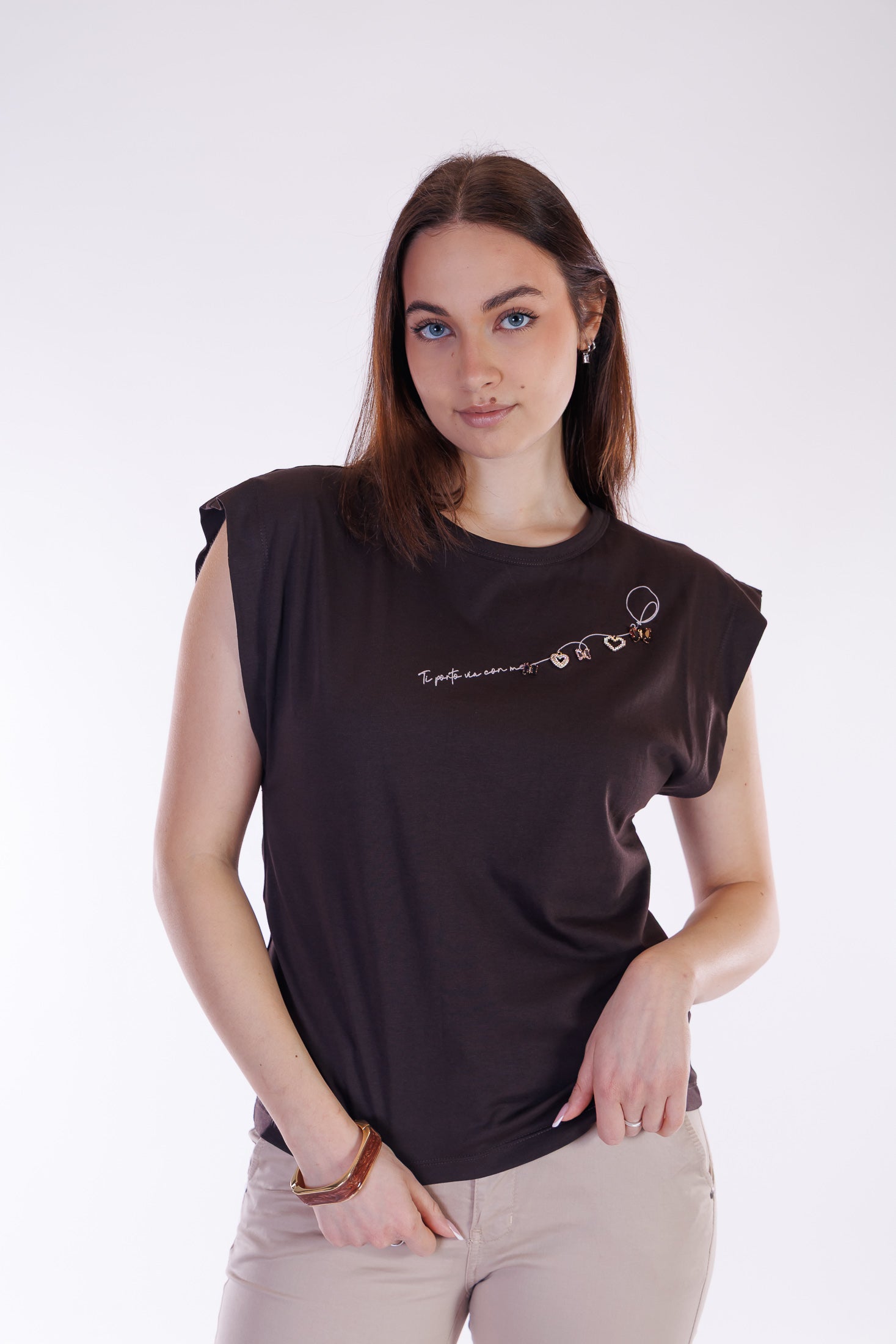 T-shirt scritta e charms