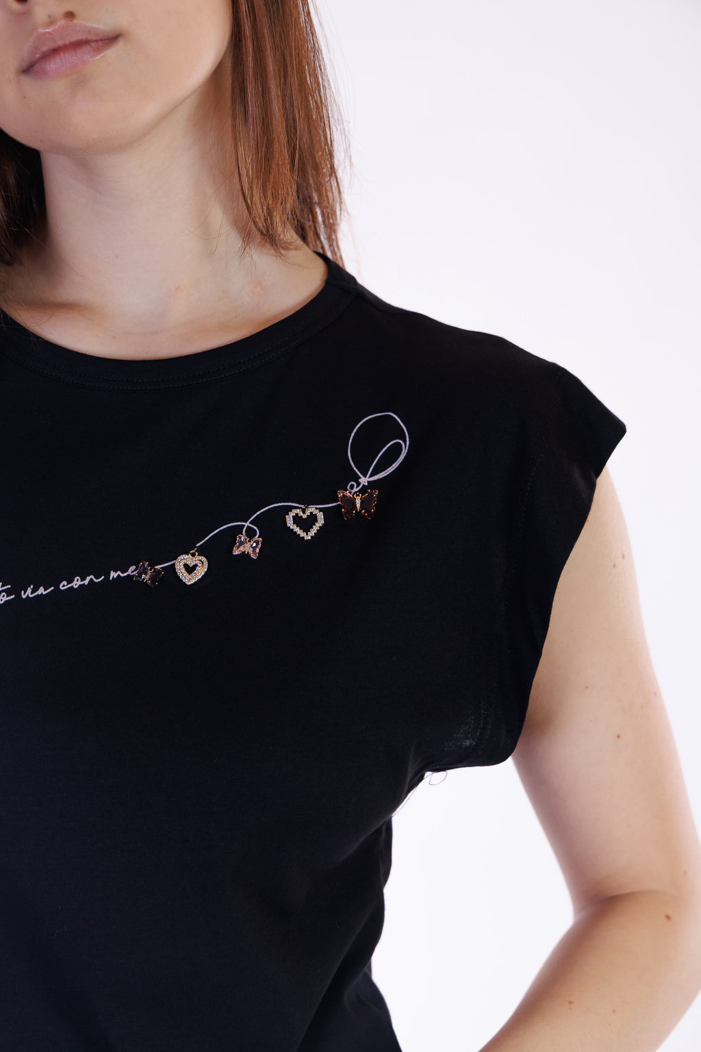 T-shirt scritta e charms