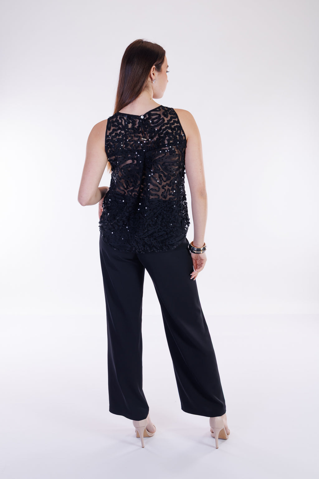 Top ricami e paillettes