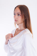 Blusa raso scollo morbido