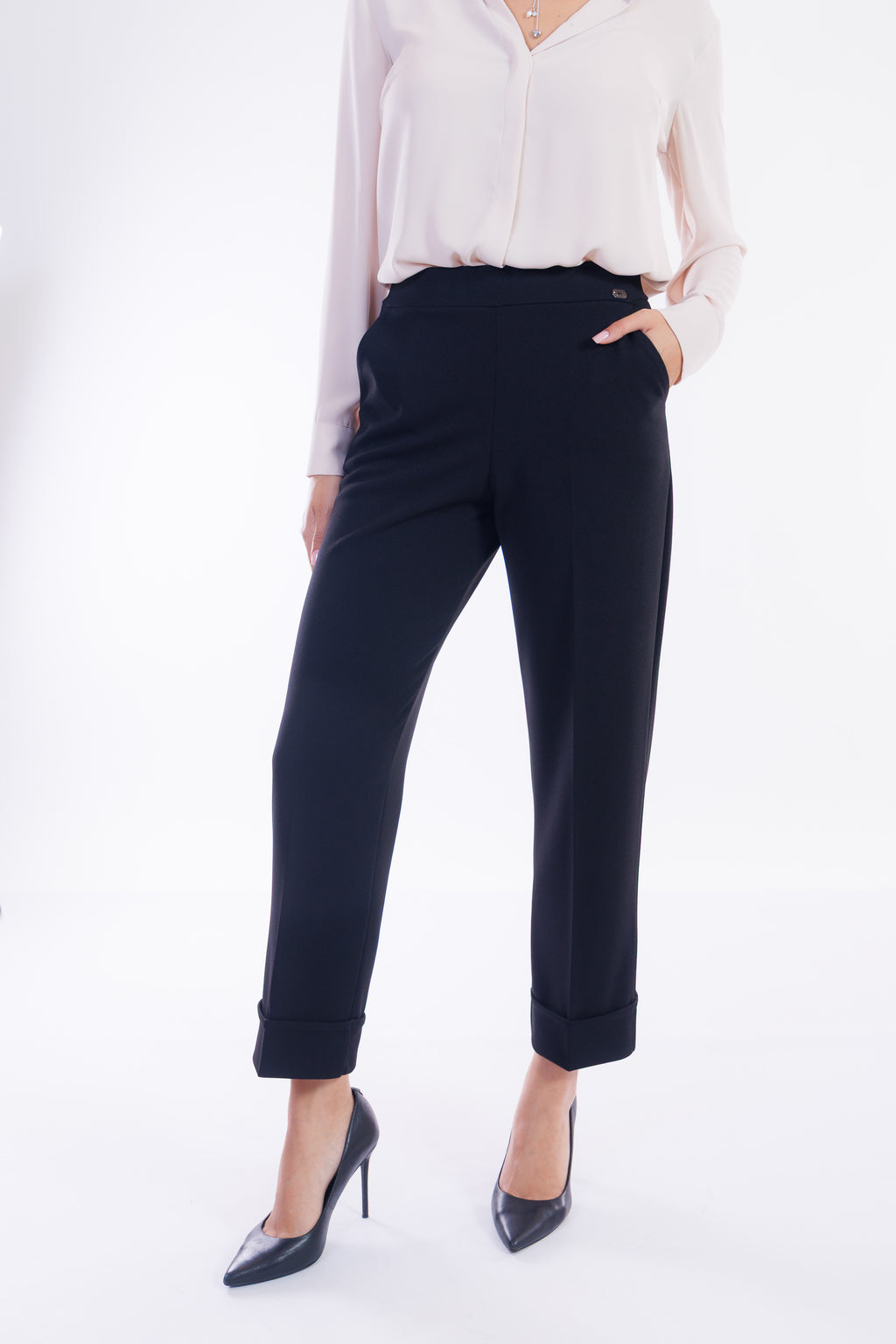 Pantalone cropped risvolto crepe