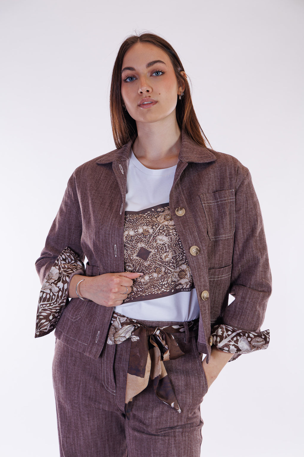 T-shirt stampa foulard e strass