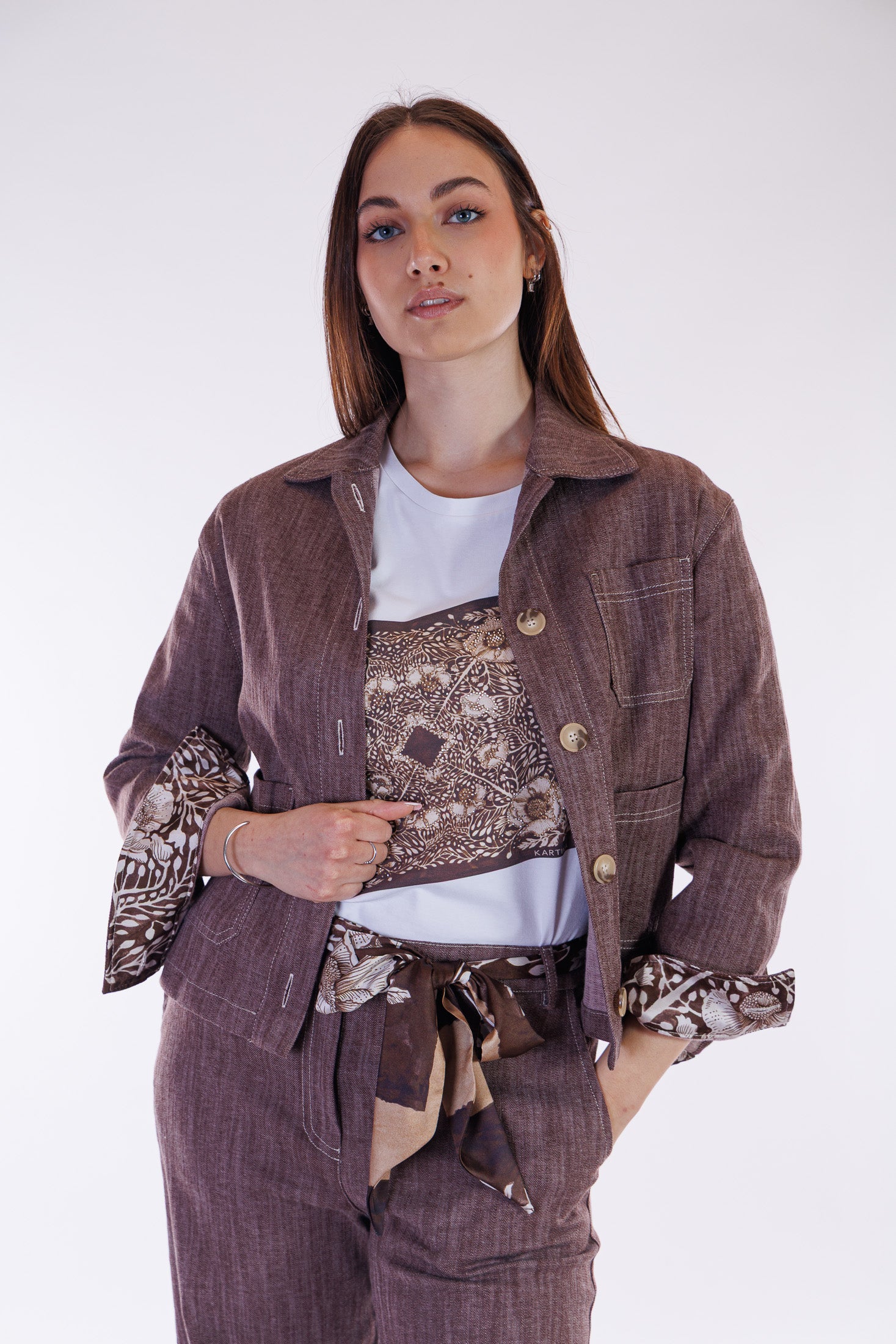 T-shirt stampa foulard e strass