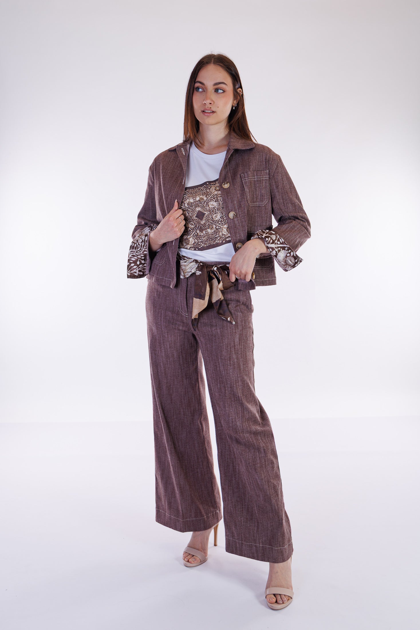 T-shirt stampa foulard e strass