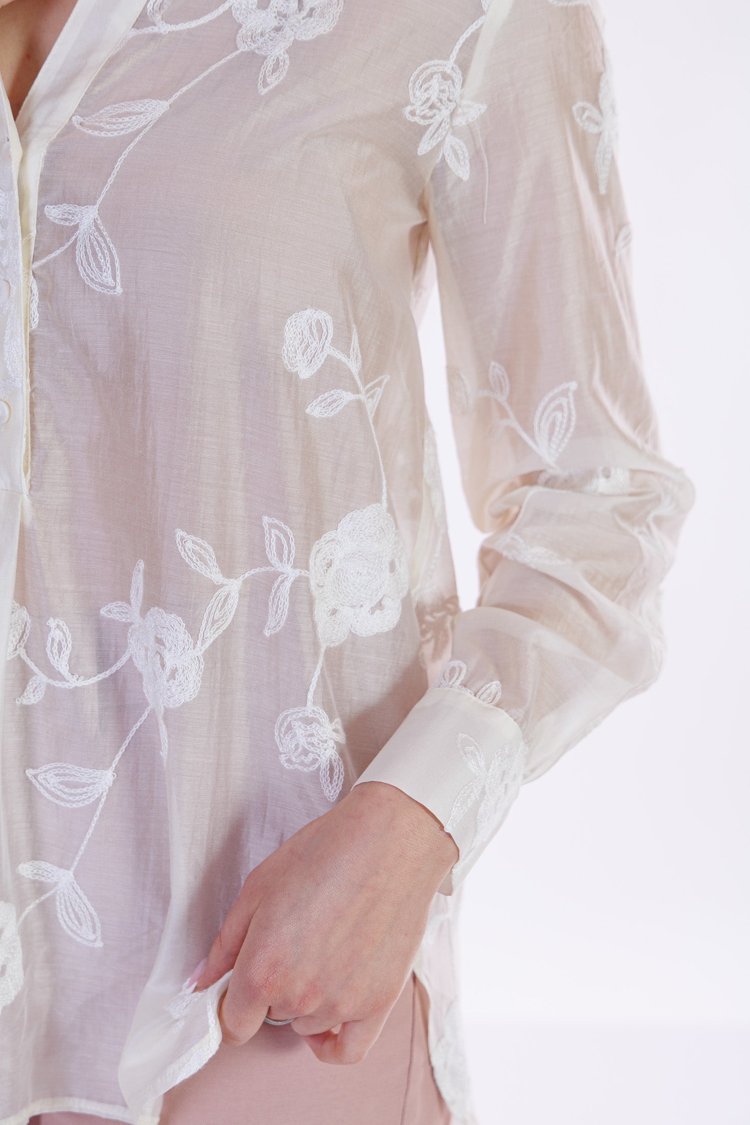 Camicia voile ricami